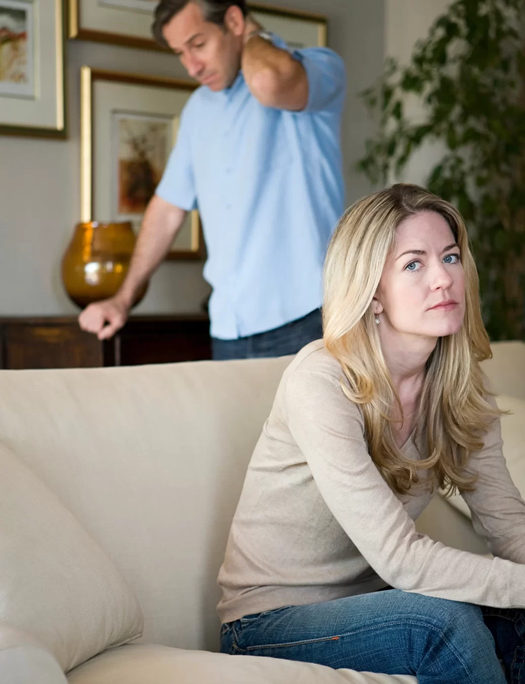 couple-having-relationship-difficulties-2025-04-04-00-32-29-utc